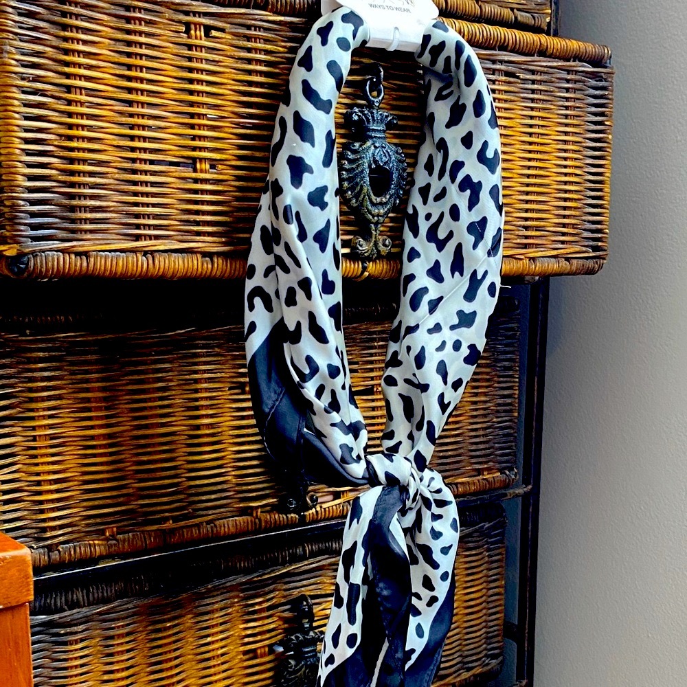 eopard Print Hair Scarf NWT & a FREE “ hope” bracelet OR studio NYC Hair Pins